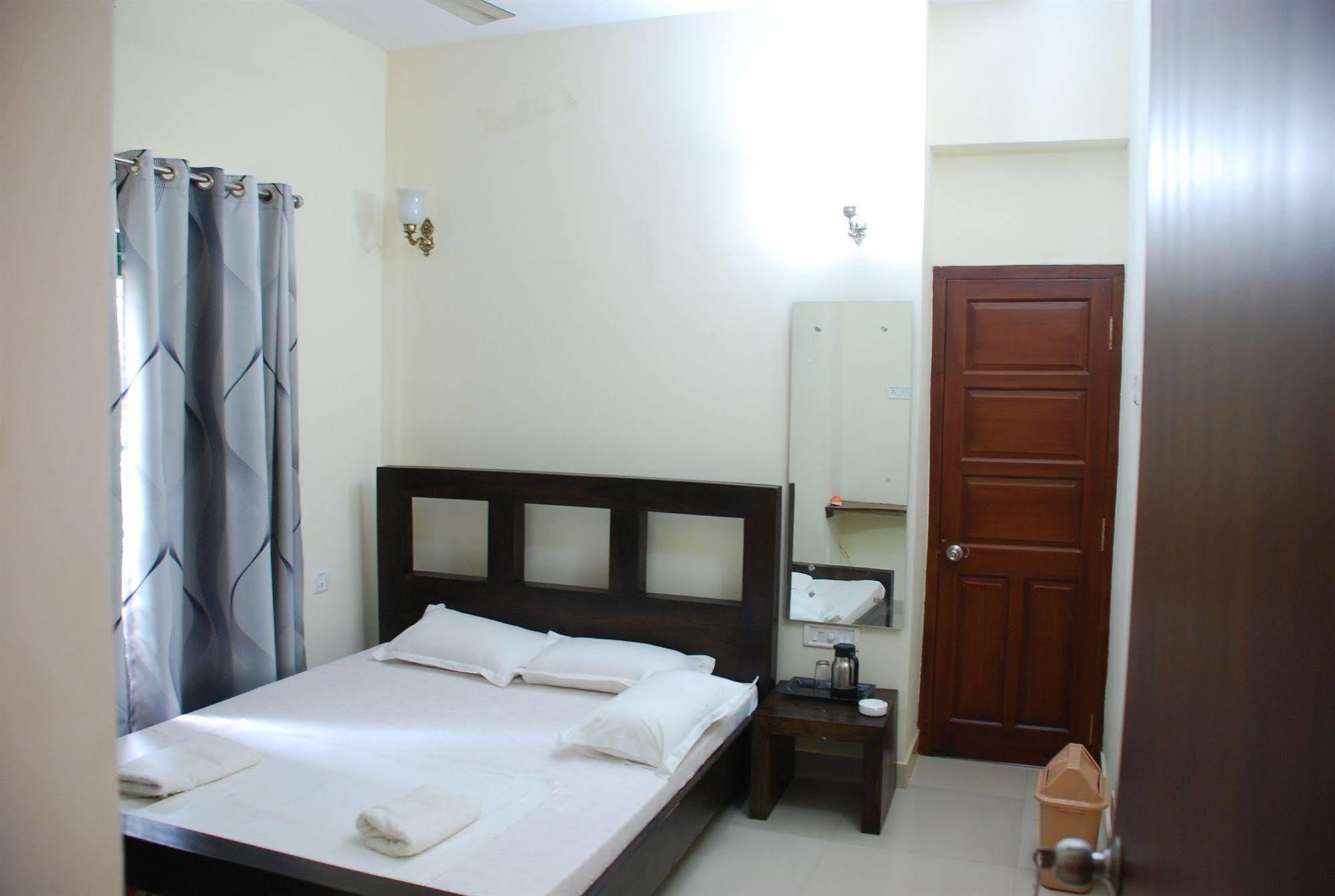 Oyo Home 63551 Pleasant Stay Near Fort Kochi Beach מראה חיצוני תמונה