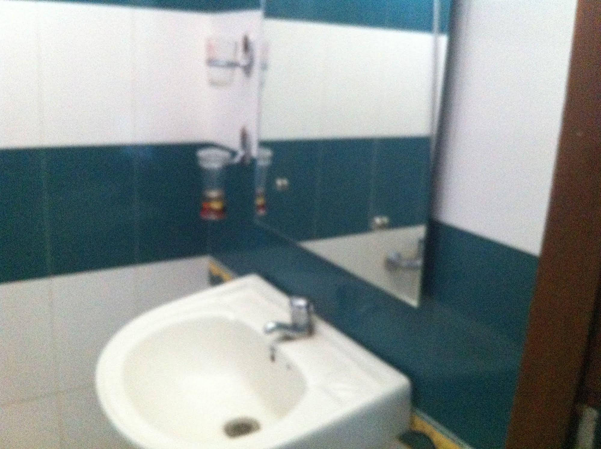 Oyo Home 63551 Pleasant Stay Near Fort Kochi Beach מראה חיצוני תמונה